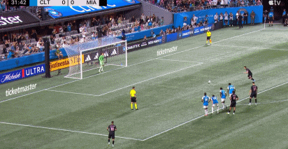 十大配资公司排名 瞬间反转，梅西勺子点球失手后两分钟迈阿密国际便遭丢球